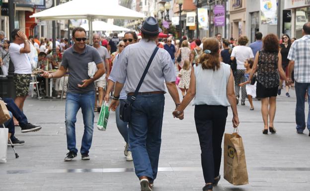 Canarias seguirá en 2023 sin recuperar al nivel de riqueza previo a la covid, con una brecha del 3%