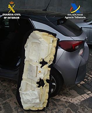 Doble forro donde el detenido ocultaba las sustancias estupefacientes. 