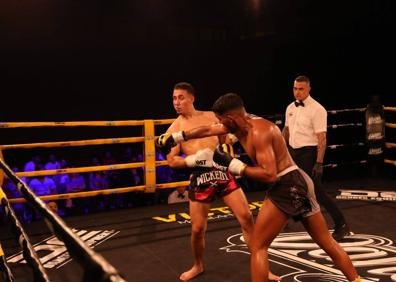 Imagen secundaria 1 - Éxitos de Alberto Méndez y Aixay Hernández