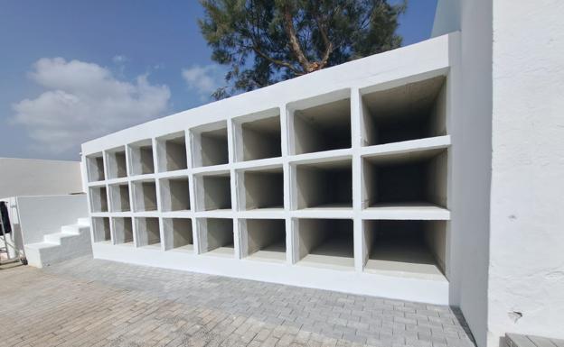 48 nichos más en el cementerio de Tías