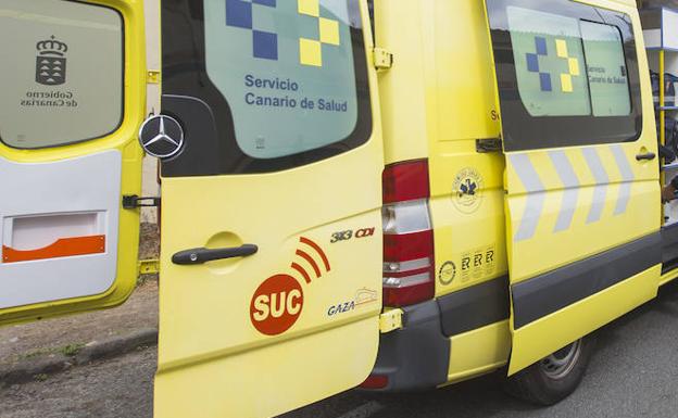 Herido grave tras caer a la zona de prismas en Puerto de la Cruz