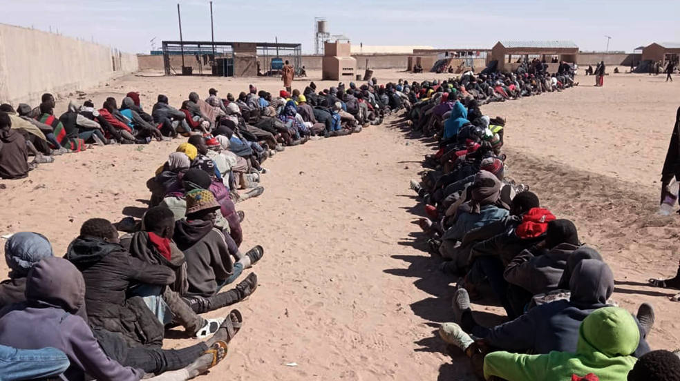 La ONG Médicos Sin Fronteras (MSF) denunció que más de 3.500 personas deportadas en los últimos meses de Argelia están ahora abandonadas en la zona de Assamaka, en el norte de Níger, sin acceso a las necesidades más básicas.