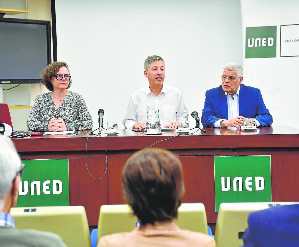 Lozano pronunció ayer una charla en la Universidad Nacional de Educación a Distancia. 