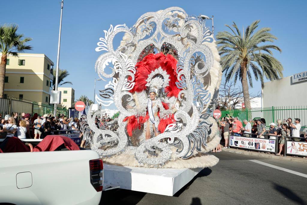Fotos: Maspalomas se inunda de mascaritas en el carnaval internacional 