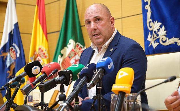Inspección de Trabajo requiere a Lloret por la renuncia a la baja por paternidad