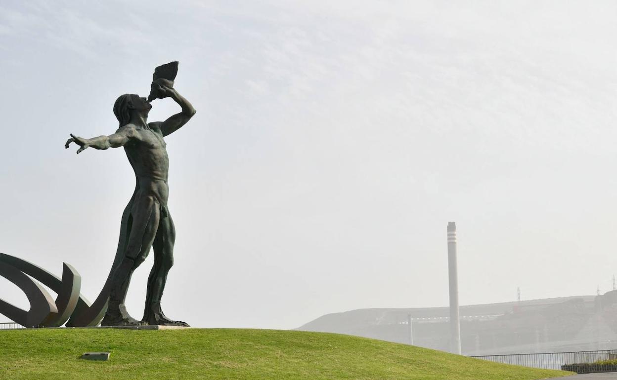 Un episodio de calima en la capital grancanaria. 