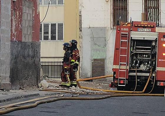 Incendio en la calle Anzofe, en Las Palmas de Gran Canaria.