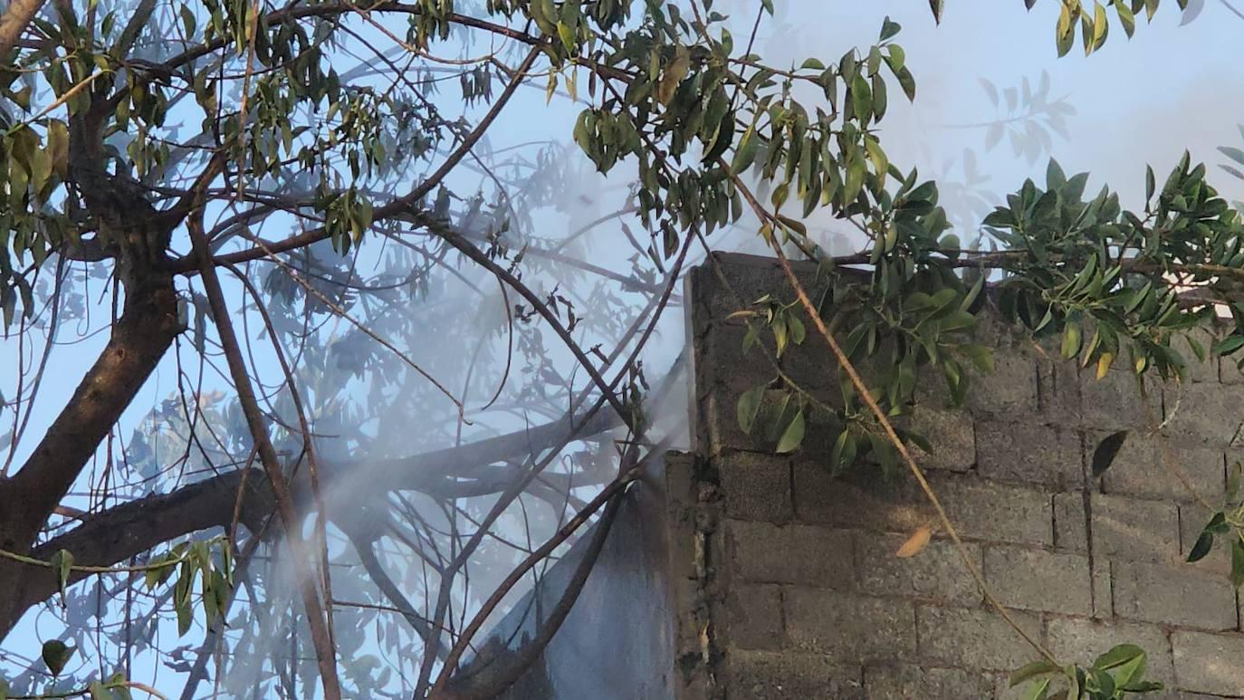 Incendio en una vivienda deshabitada en La Isleta