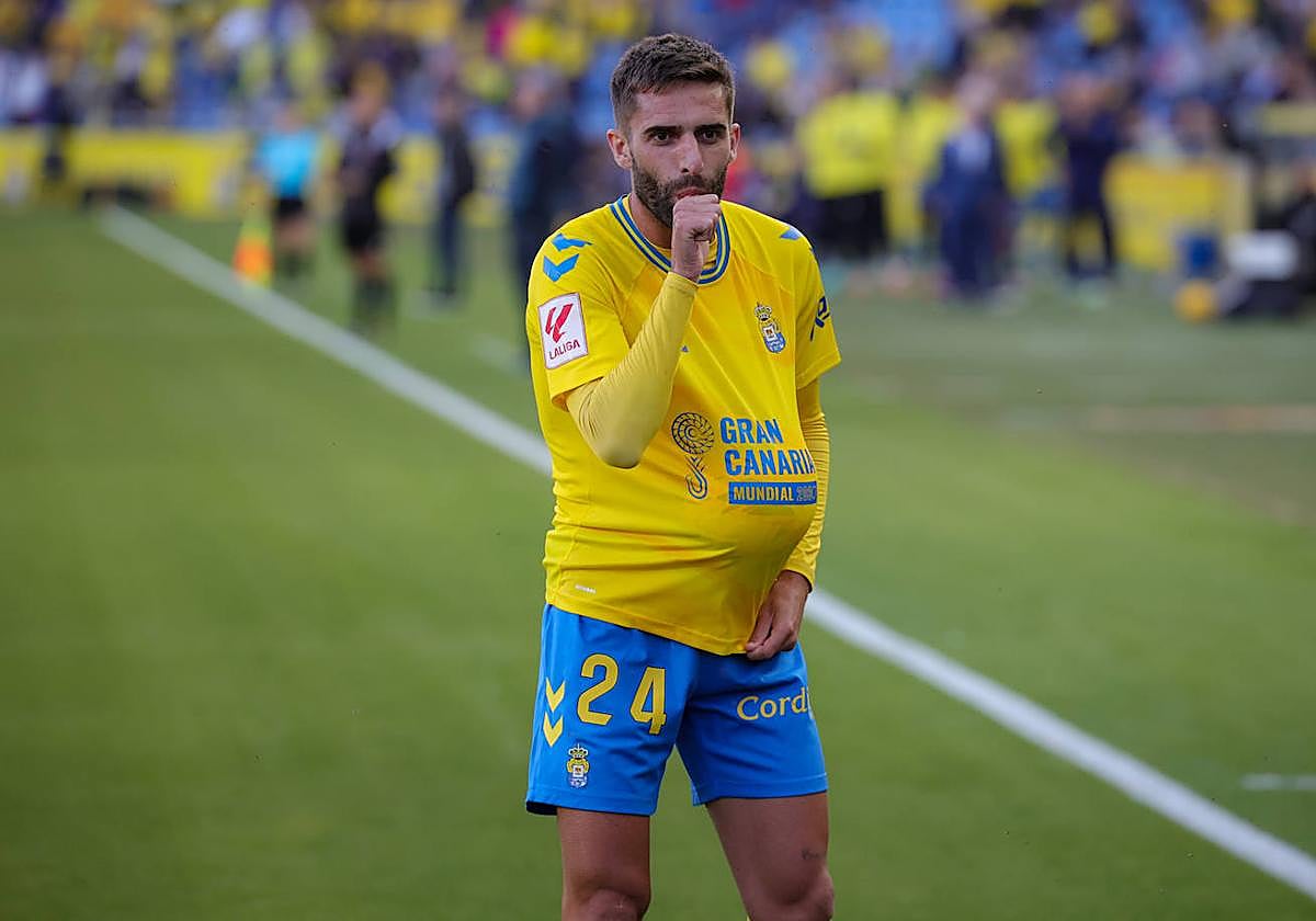 Pejiño celebrando su gol ante el Cadiz CF.