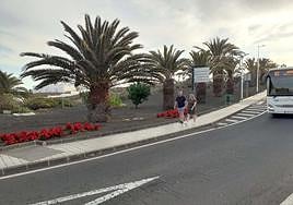 Parcela que acogerá la primera parada preferente de transporte público de Costa Teguise.