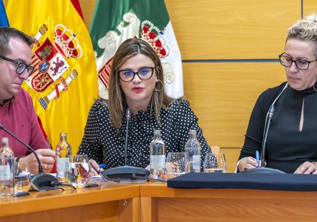 Nuria Cabrera, responsable de Economía y Hacienda, expone las líneas básivas del presupuesto para 2024.