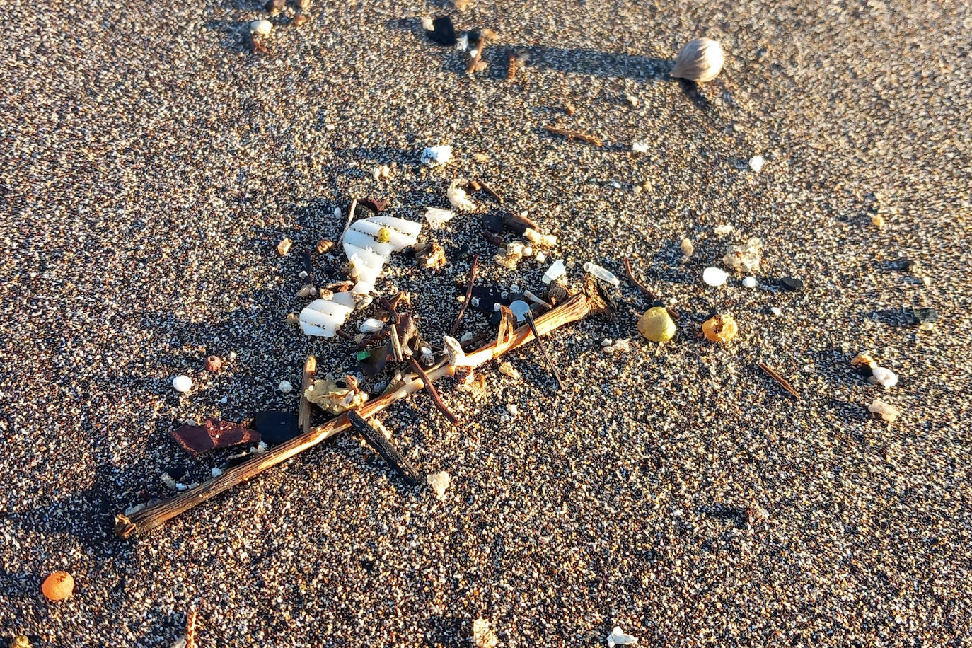 Llegan pélets a la costa de Tenerife