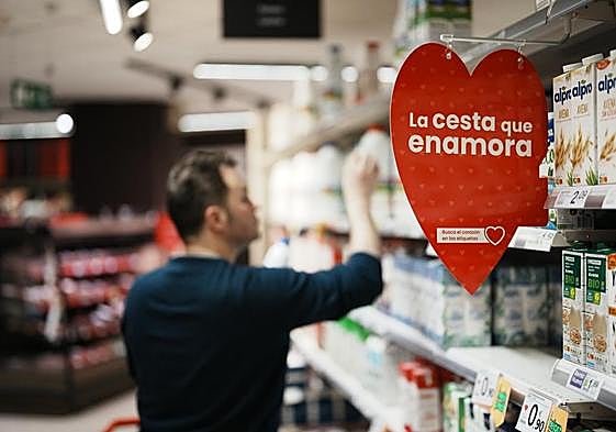 Además del producto que llega de Asia hay mucha materia prima que se utiliza por la industria de las islas que se verá afectada por la subida.