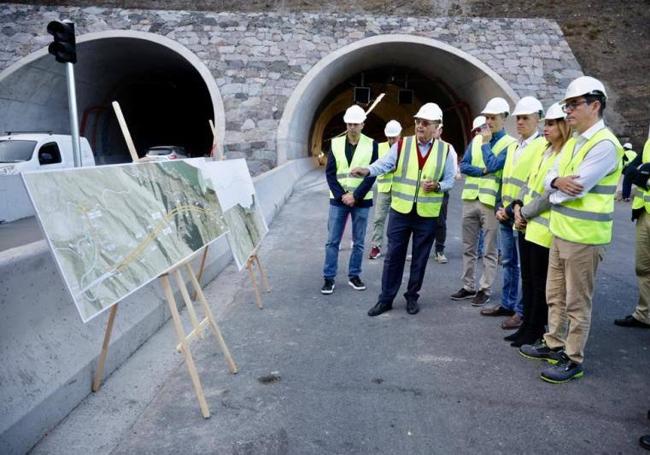 Imagen de una reciente visita a los túneles de Faneque, entre El Risco y Agaete.