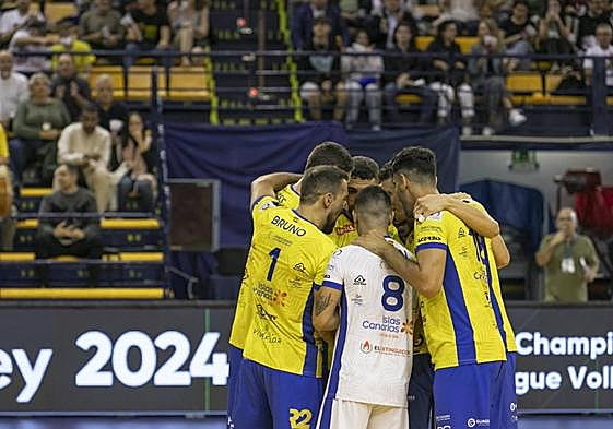 Los jugadores del Guaguas, en el festejo de uno de los puntos de esta campaña.