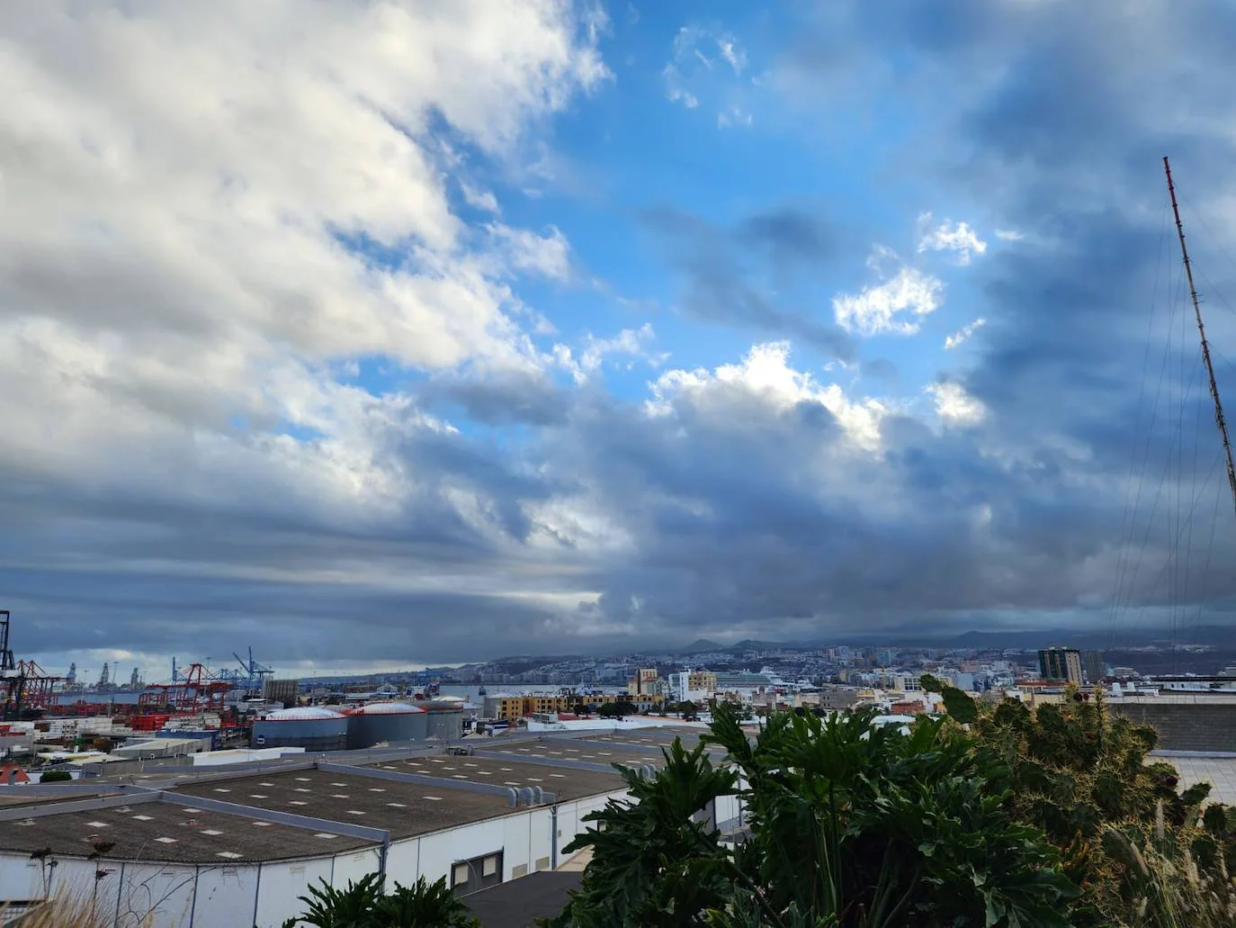 Saque el paraguas: las lluvias llegan a Canarias