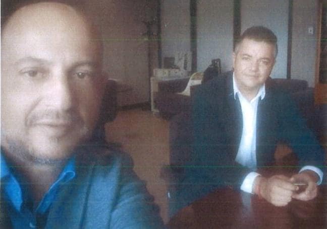 En la imagen, Taishet Fuentes junto al empresario investigado Miguel Ángel Robayna, en una reunión en la Consejería de Ganadería.