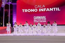 Presentación de los candidatos al trono infantil en Santa Ana.