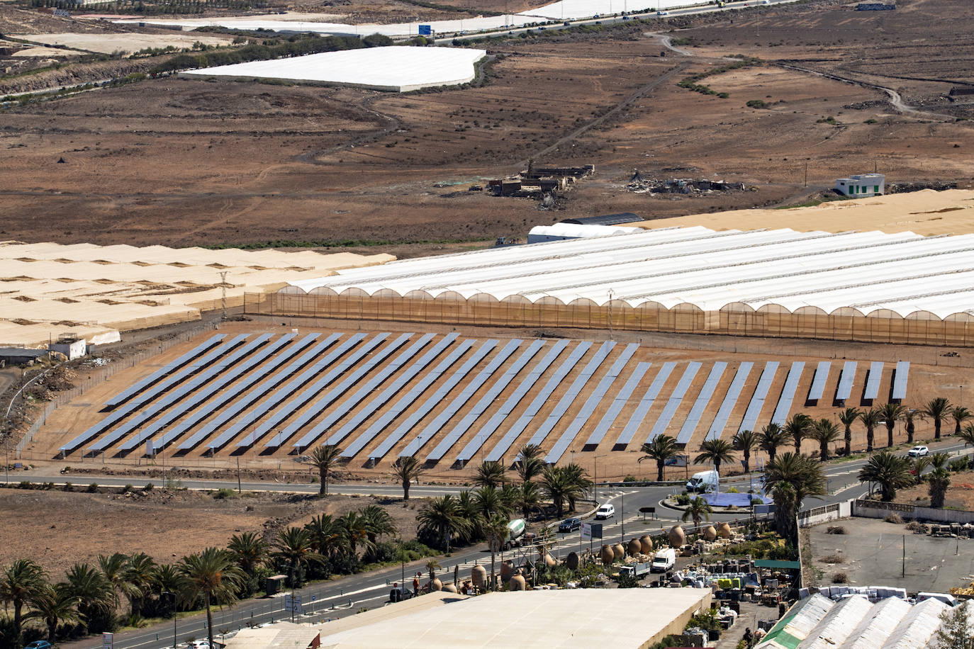 Imagen de una planta fotovoltaica en Agüimes.