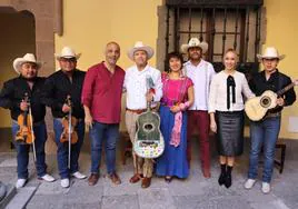 Guacimara Medina y Yeray Rodríguez, con el grupo mexicano.