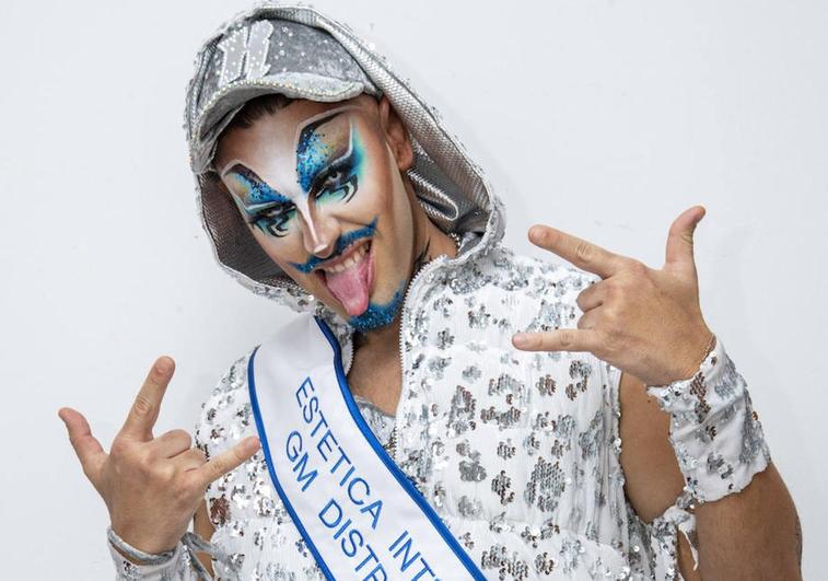 Drag Kálik, candidato al trono drag queen del carnaval de Las Palmas de Gran Canaria.