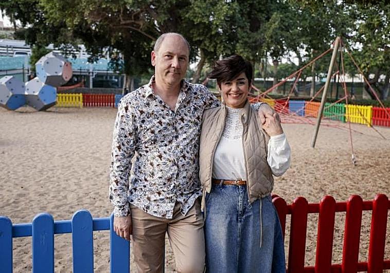 Fran Ramírez e Isa Navarro en uno de los nuevos escenarios de su vida con Margarita.