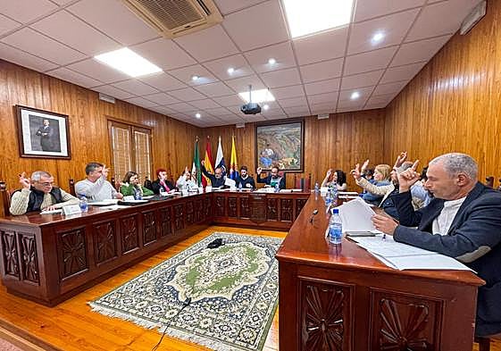 Imagen del pleno celebrado este viernes en el Ayuntamiento de la villa de Moya.