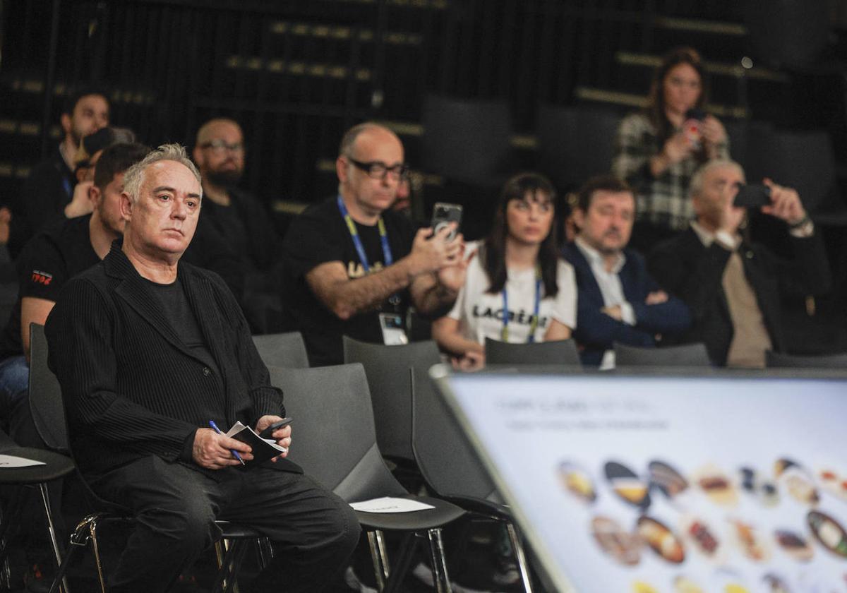 El chef Ferran Adriá asiste a las ponencias de Madrid Fusión 2024, este lunes en el recinto ferial Ifema de Madrid.