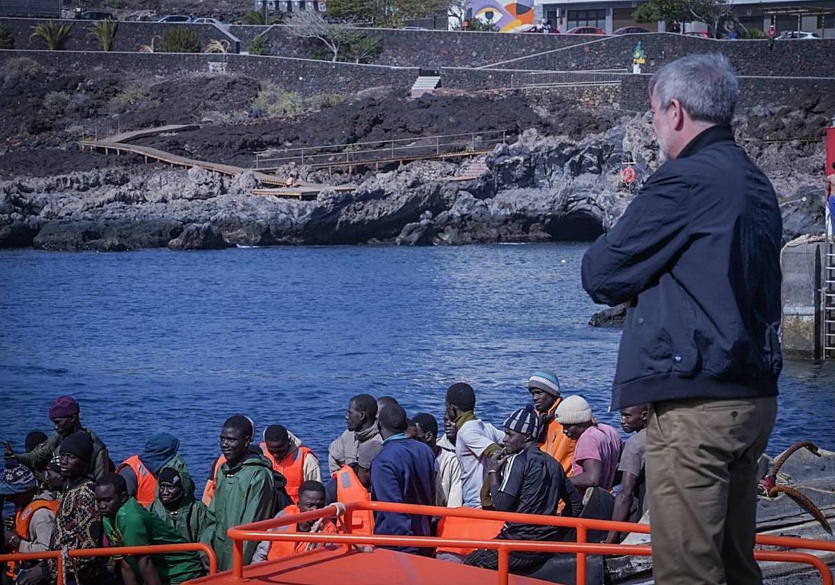Canarias exige más medios y «más médicos» para atender a los migrantes en El Hierro