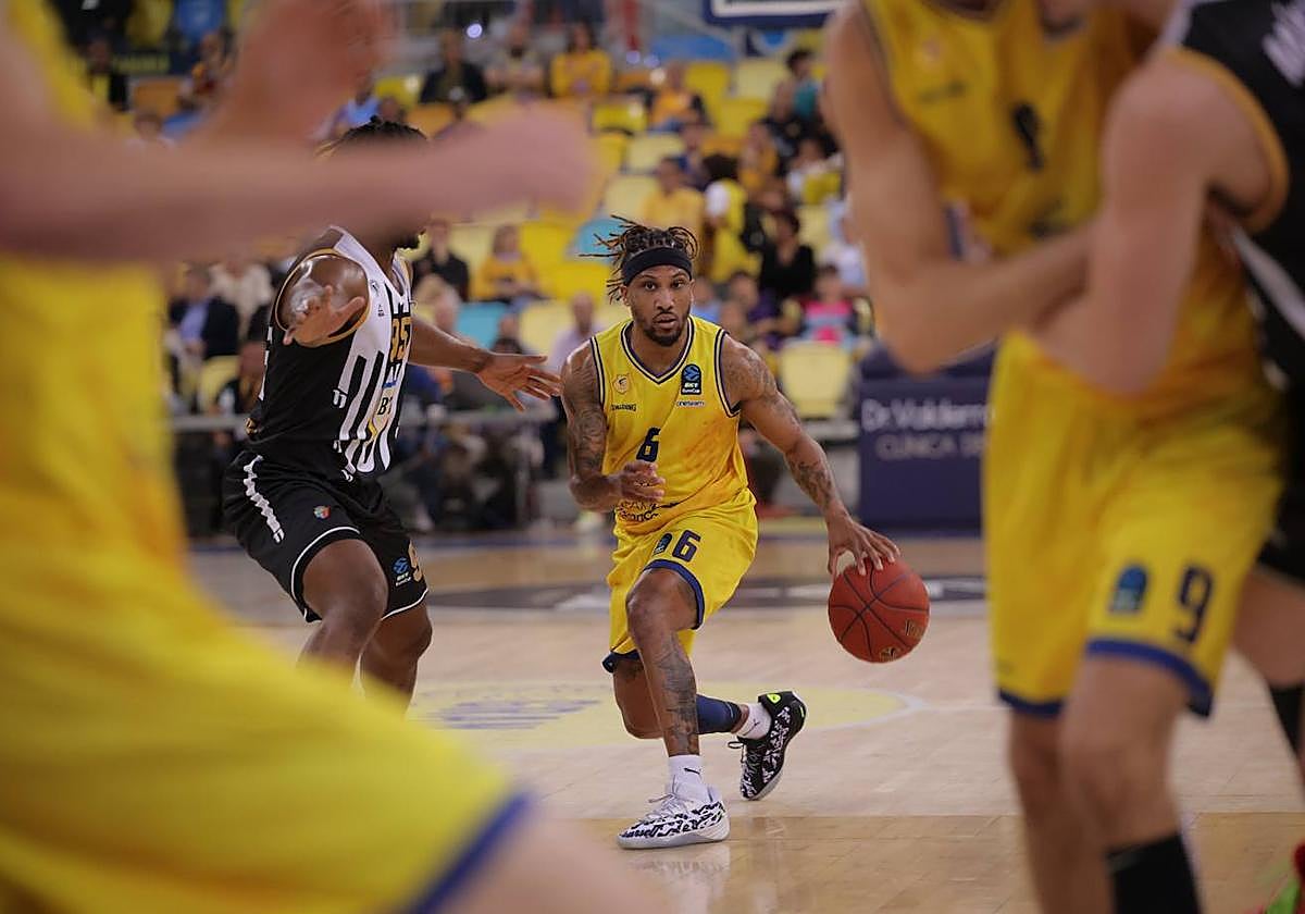 El Dreamland Gran Canaria cae en la prórroga en el Arena y se complica los cuartos (111-113)
