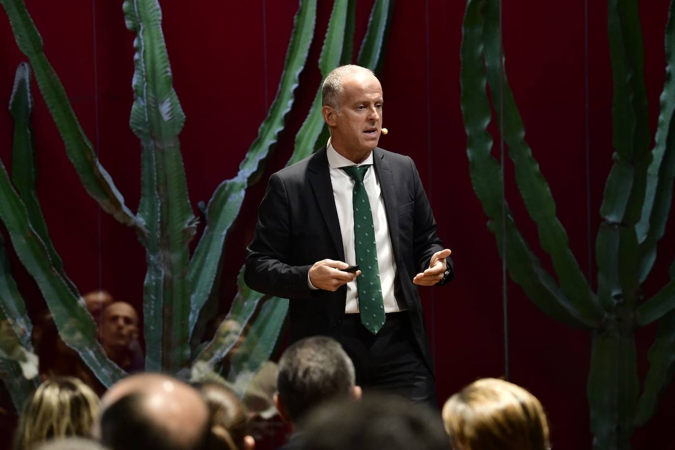 CANARIAS7 alberga el foro &#039;La evolución de la economía y las finanzas en un momento delicado&#039;