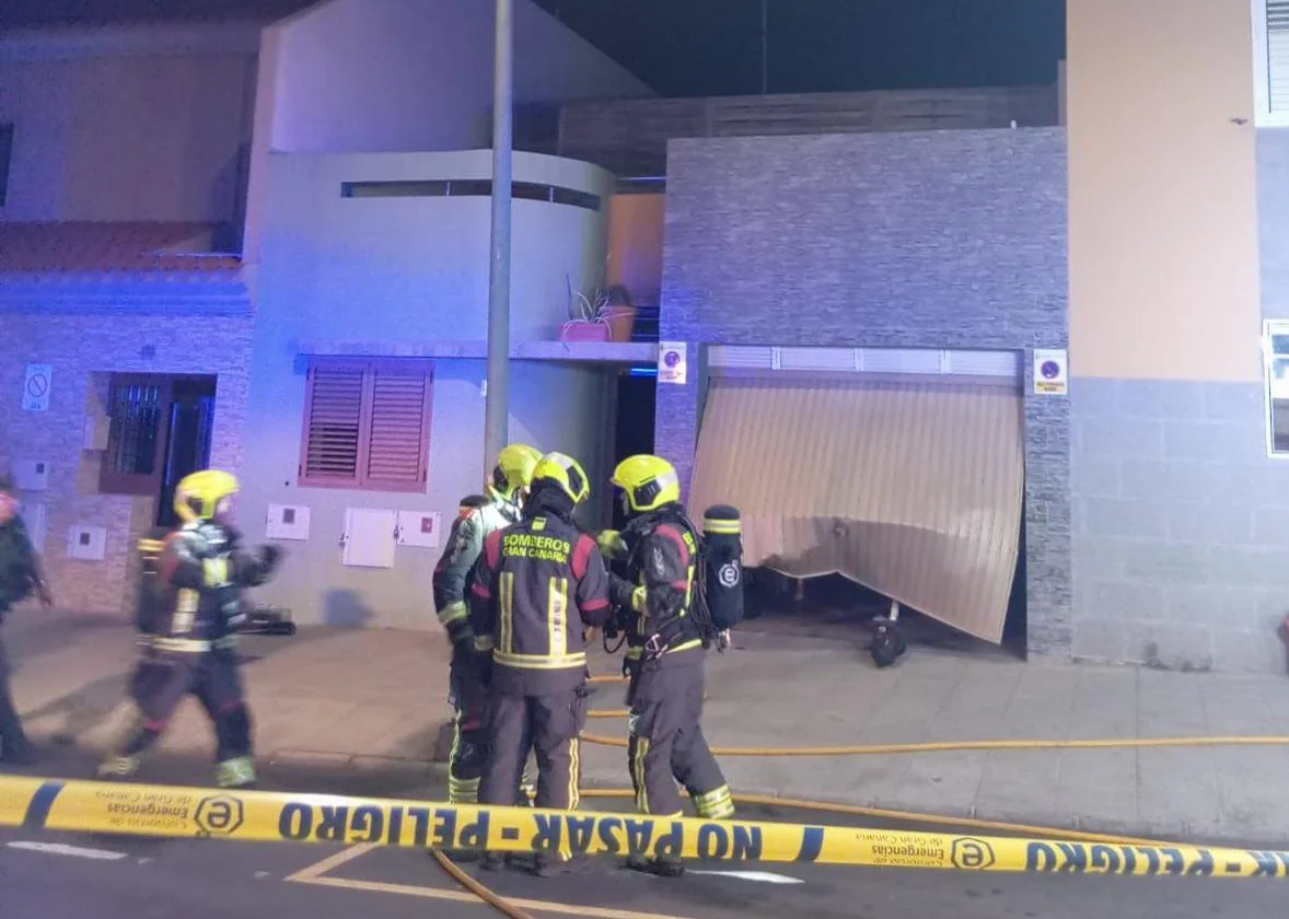 Fallece una mujer en el incendio de una vivienda en Santa Lucía de Tirajana