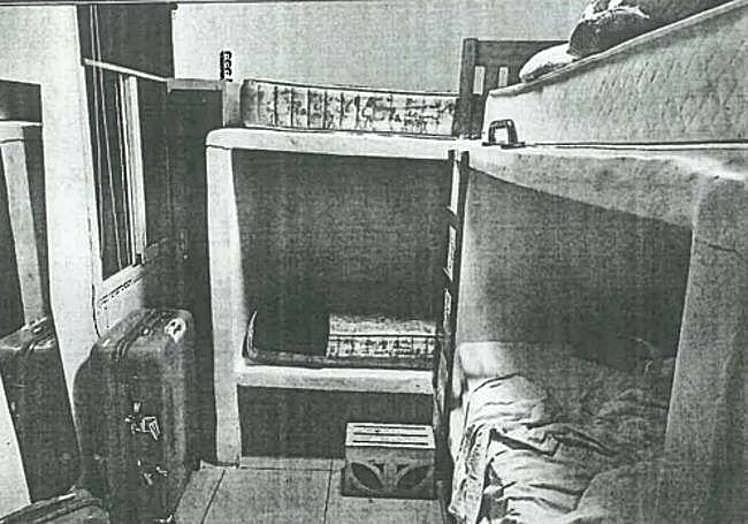 Uno de los pisos inspeccionados por la Guardia Civil en Lanzarote donde las mujeres eran prostituidas.