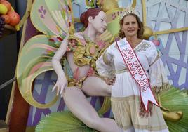 Eva Costa, con la banda y la corona en el escenario del carnaval de Las Palmas de Gran Canaria.