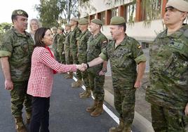 La ministra de Defensa, Margarita Robles, visita a la Brigada Canarias XVI.