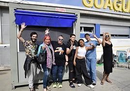 Colas para conseguir una entrada para la gala drag