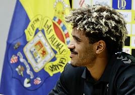 Imagen de Saúl Coco en rueda de prensa.