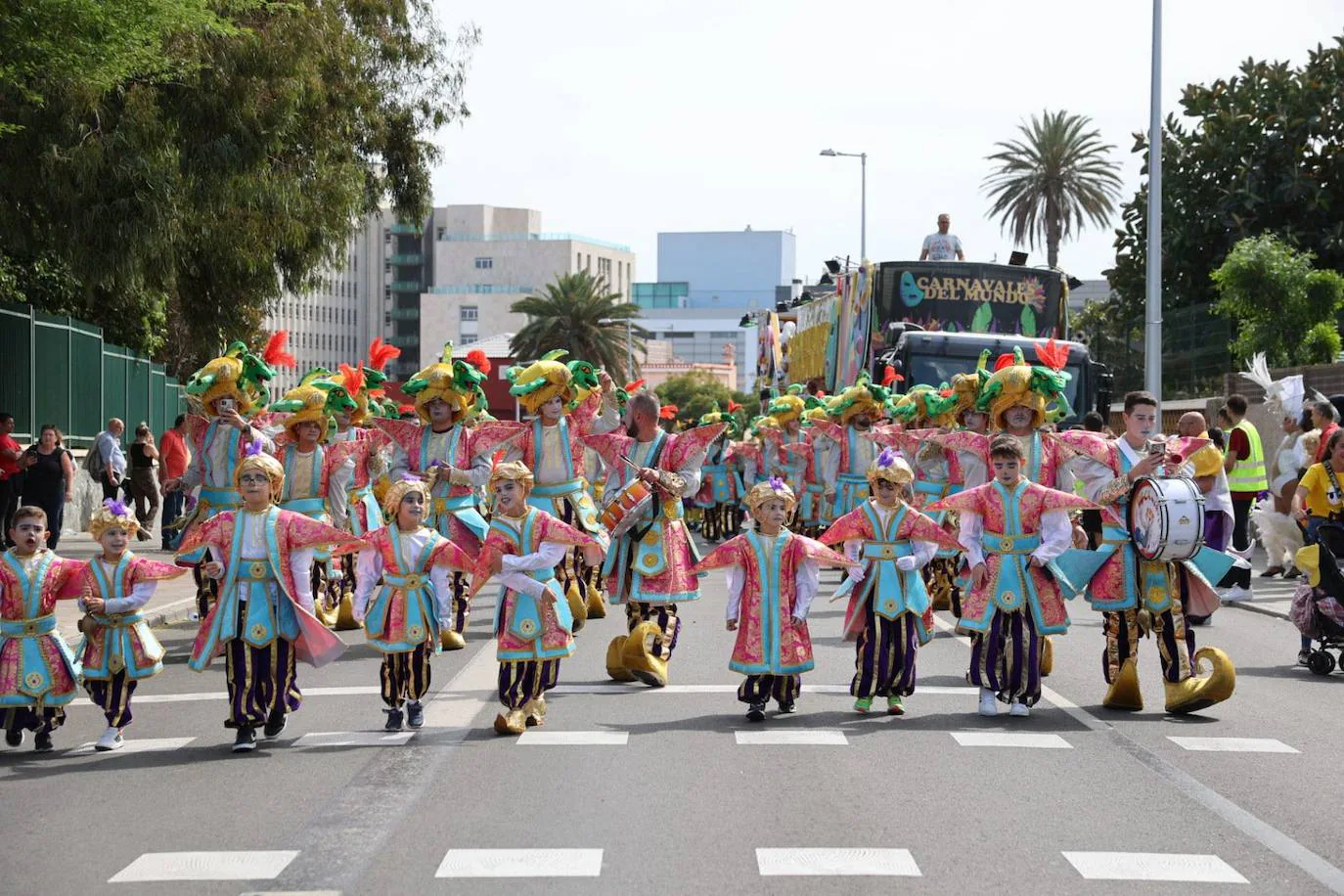 Las Palmas de Gran Canaria Carnival Protagonists Face Setbacks in Street Parties