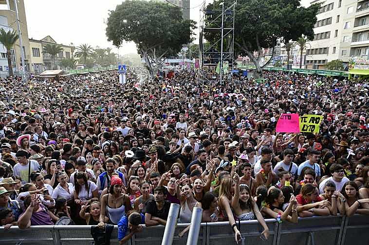 Nadie ha querido perderse la oferta del carnaval de Las Palmas de Gran Canaria este martes festivo.
