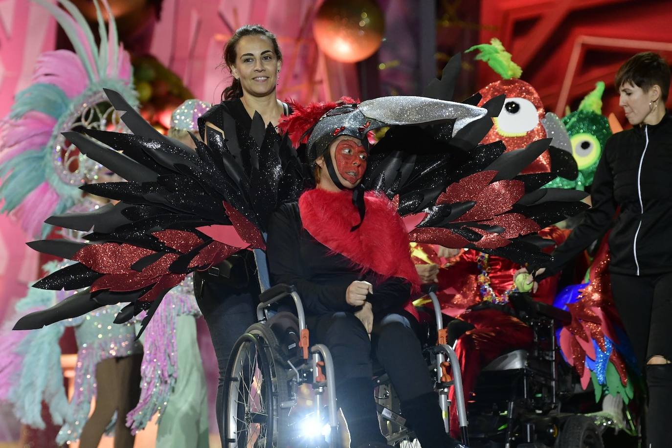 El carnaval de integración reparte ilusión en el escenario del Puerto