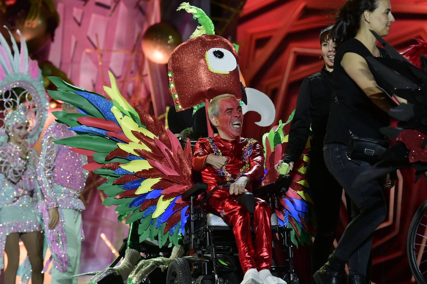 El carnaval de integración reparte ilusión en el escenario del Puerto