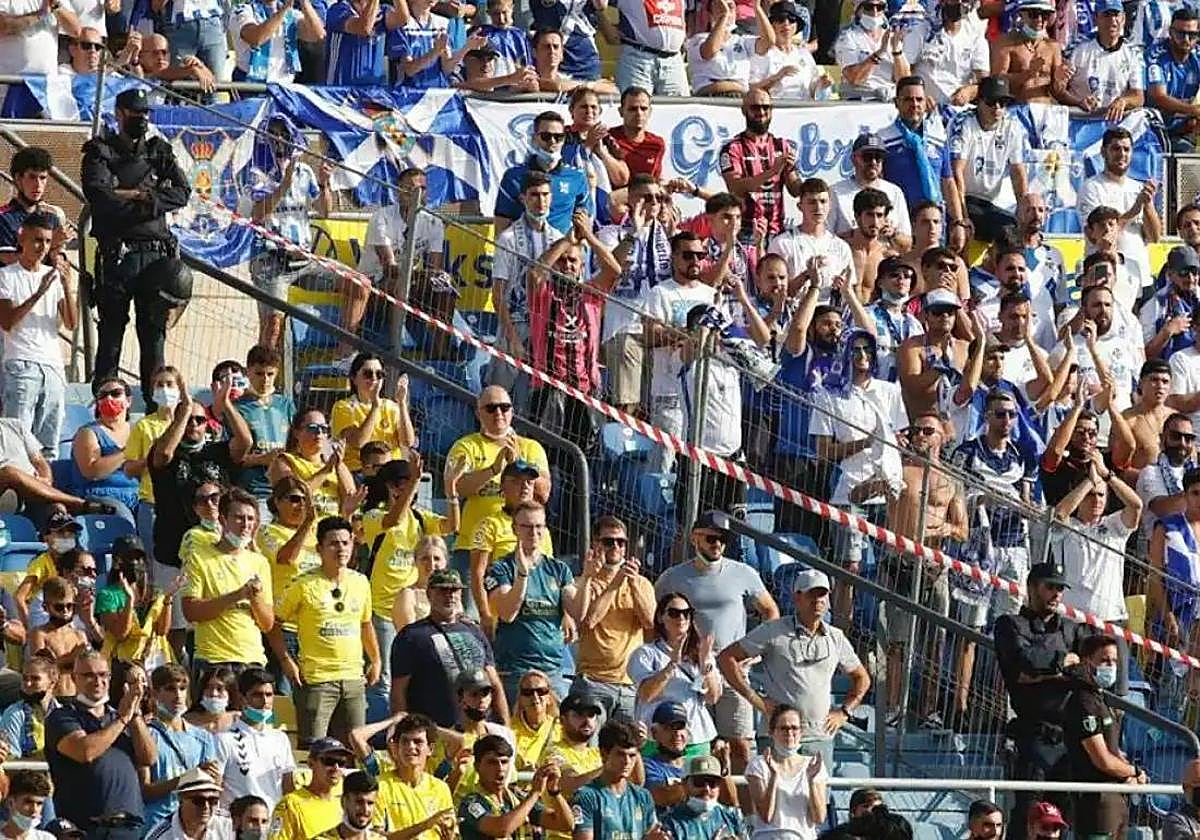 Imagen de archivo de la afición de la UD Las Palmas y el CD Tenerife.