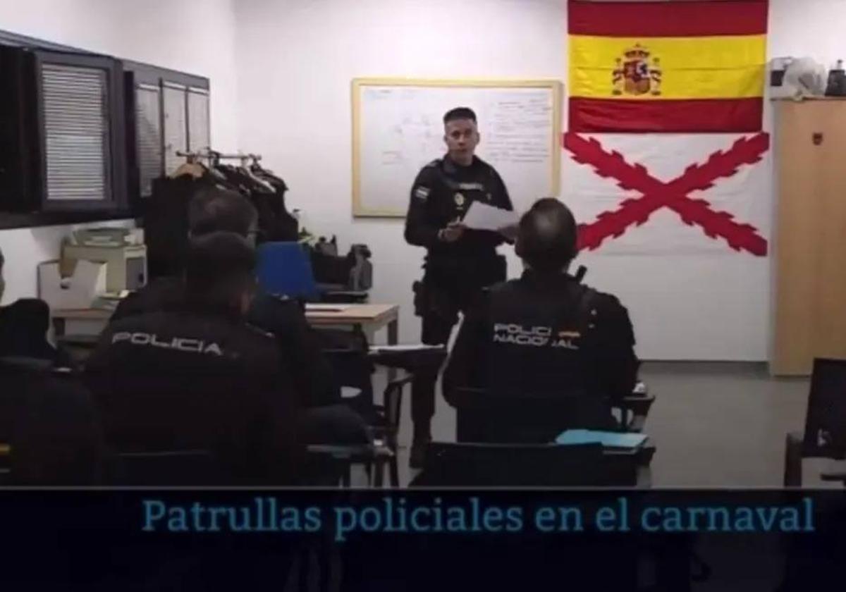 ¿Qué hace la bandera de la cruz de Borgoña en una comisaría de Las Palmas de Gran Canaria?