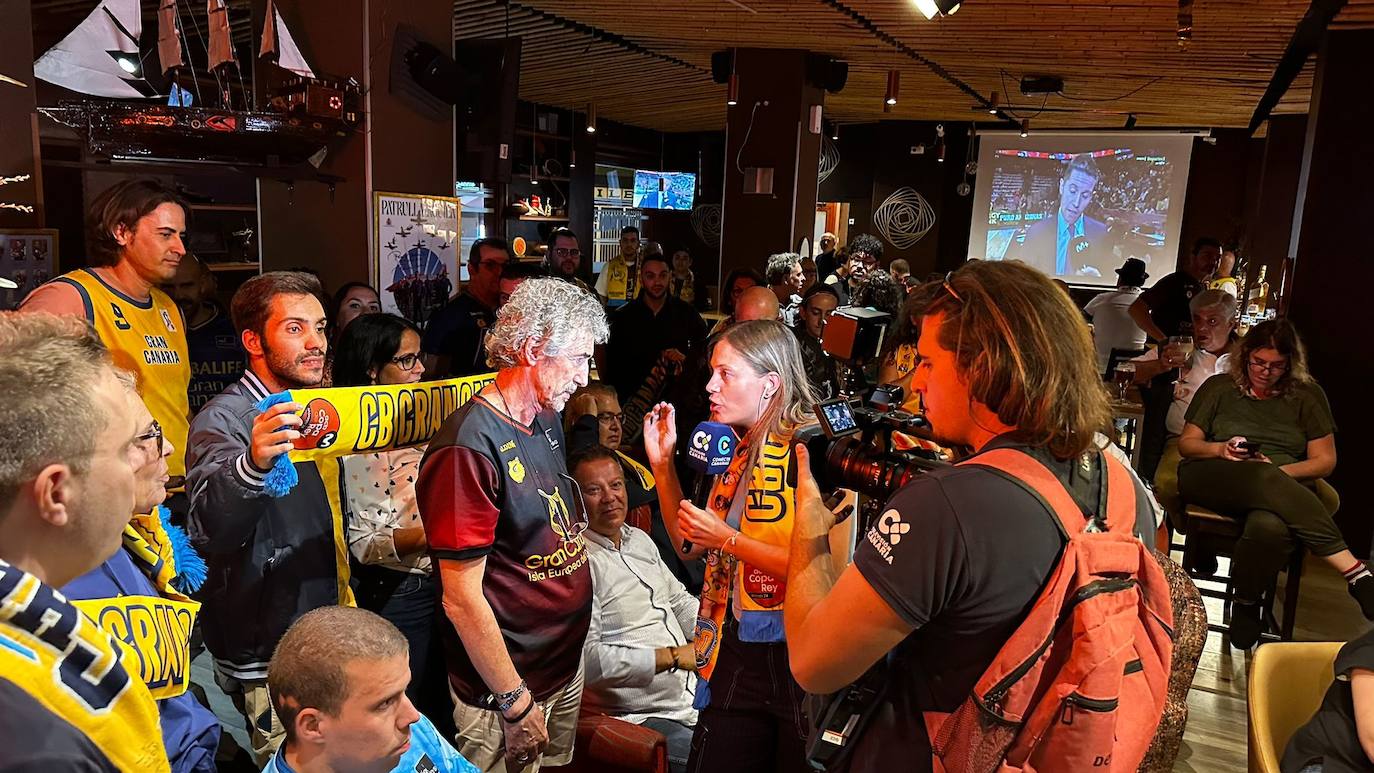 La marea amarilla disfruta en el Captain 13