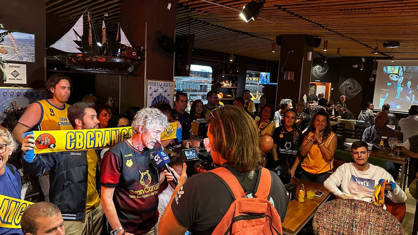 La marea amarilla disfruta en el Captain 13