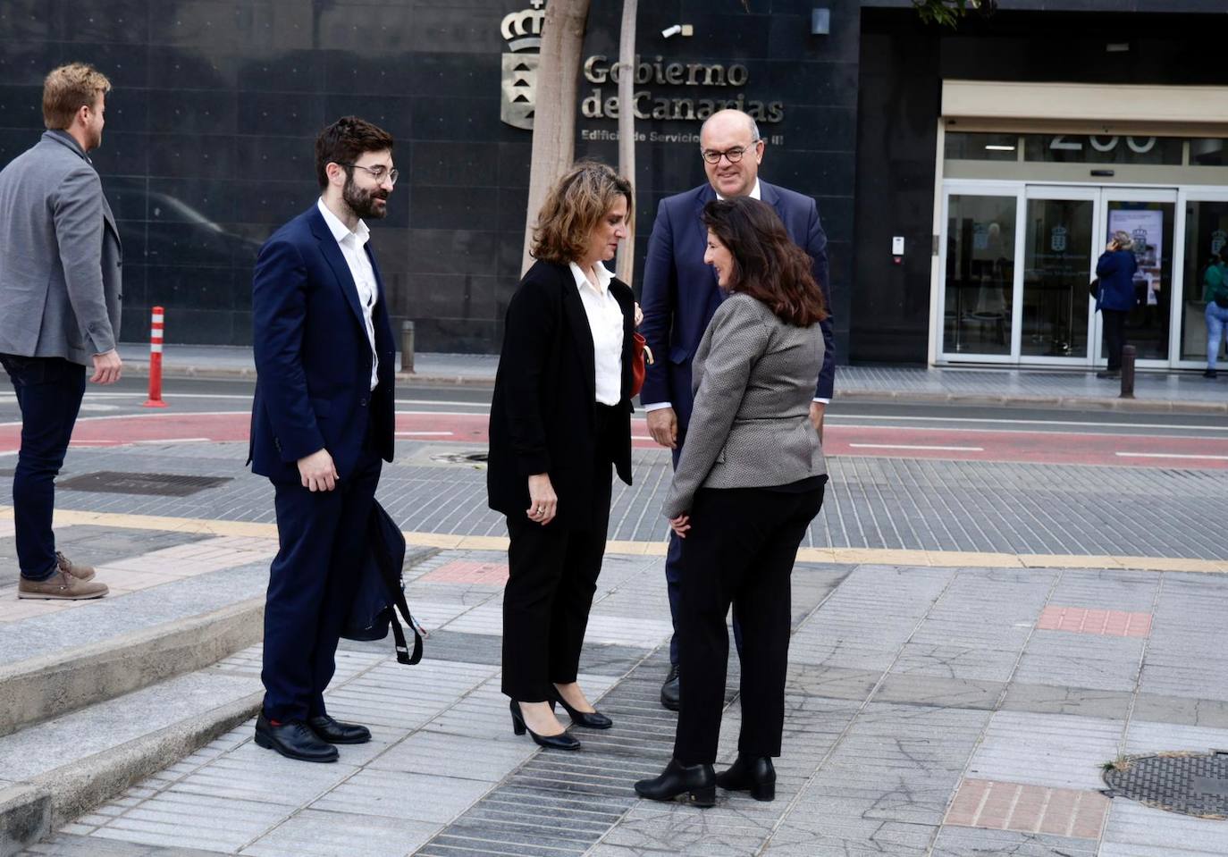 El encuentro de Fernando Clavijo y Teresa Ribera, en imágenes