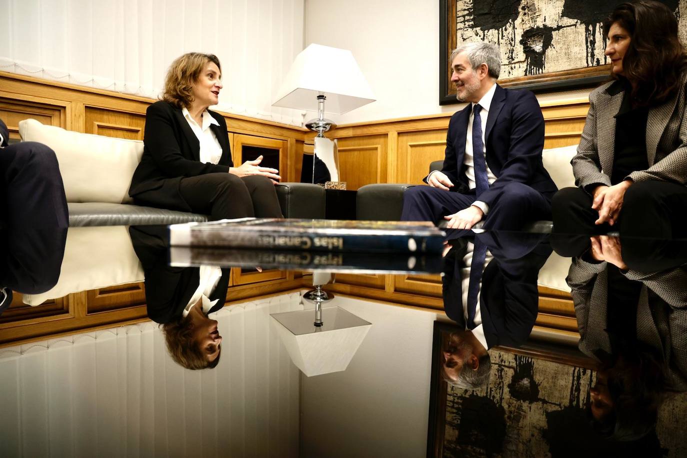 El encuentro de Fernando Clavijo y Teresa Ribera, en imágenes