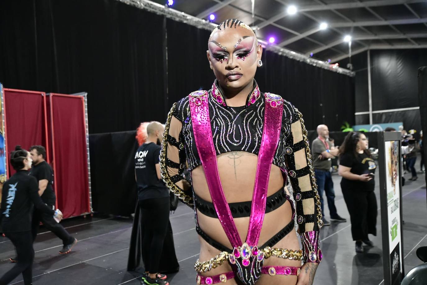 Los drag se suben a sus plataformas en &#039;Los Carnavales del Mundo&#039;
