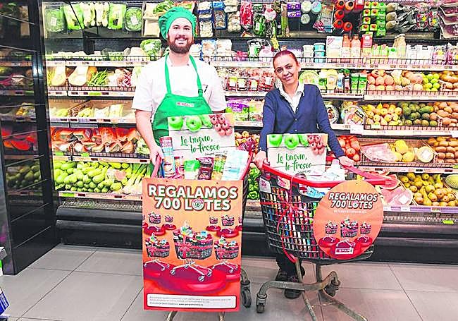 La campaña de regalo de 700 lotes de 30 productos básicos se realizó recientemente en los supermercados SPAR en Gran Canaria.