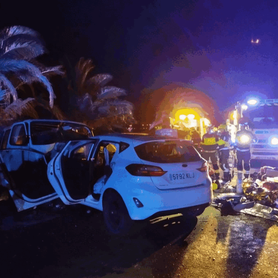 Estado en el que quedaron los dos vehículos implicados tras el siniestro.